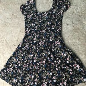 FOREVER 21 black dress with flowers